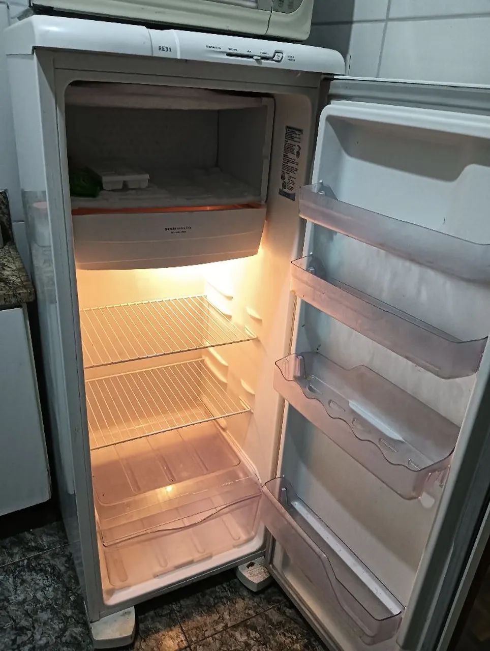 Vende-se Geladeira 