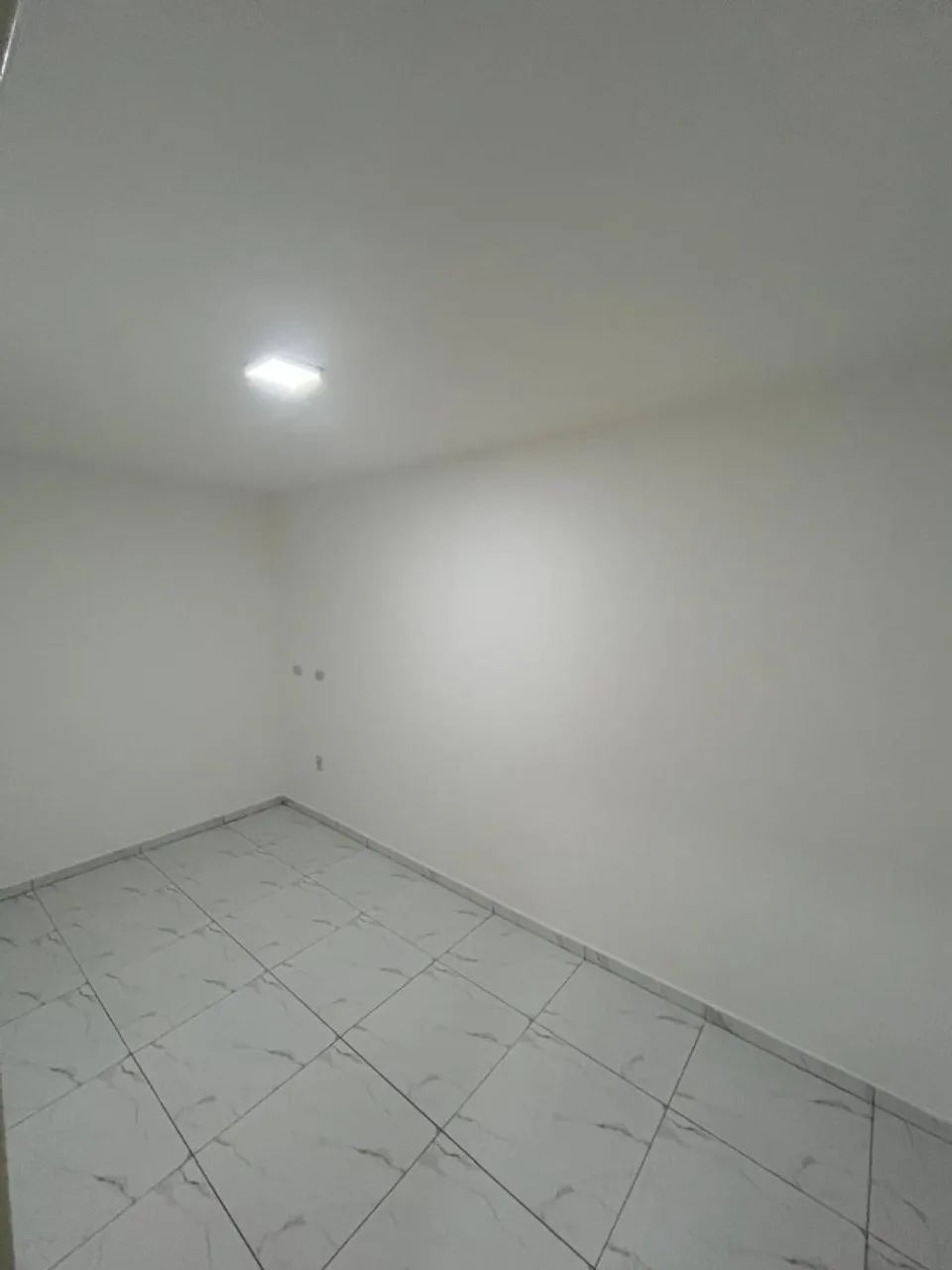 Aluga-se Kitnet Semi Mobiliada na Zona 6 em Maringa - Foto 4