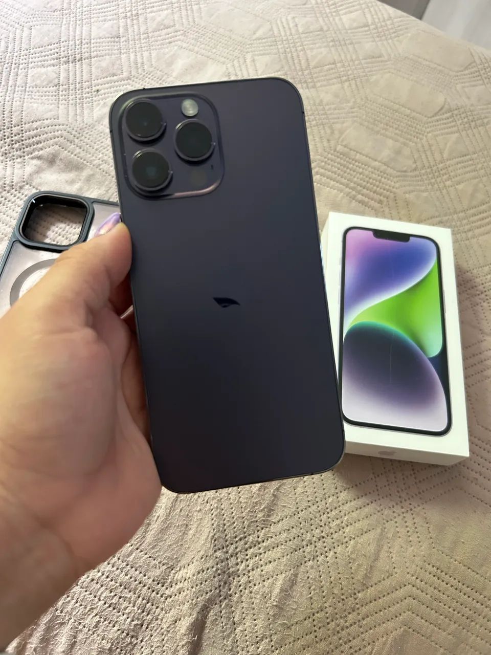 Vendo iPhone 14 ProMax roxo profundo 128gb - Foto 3