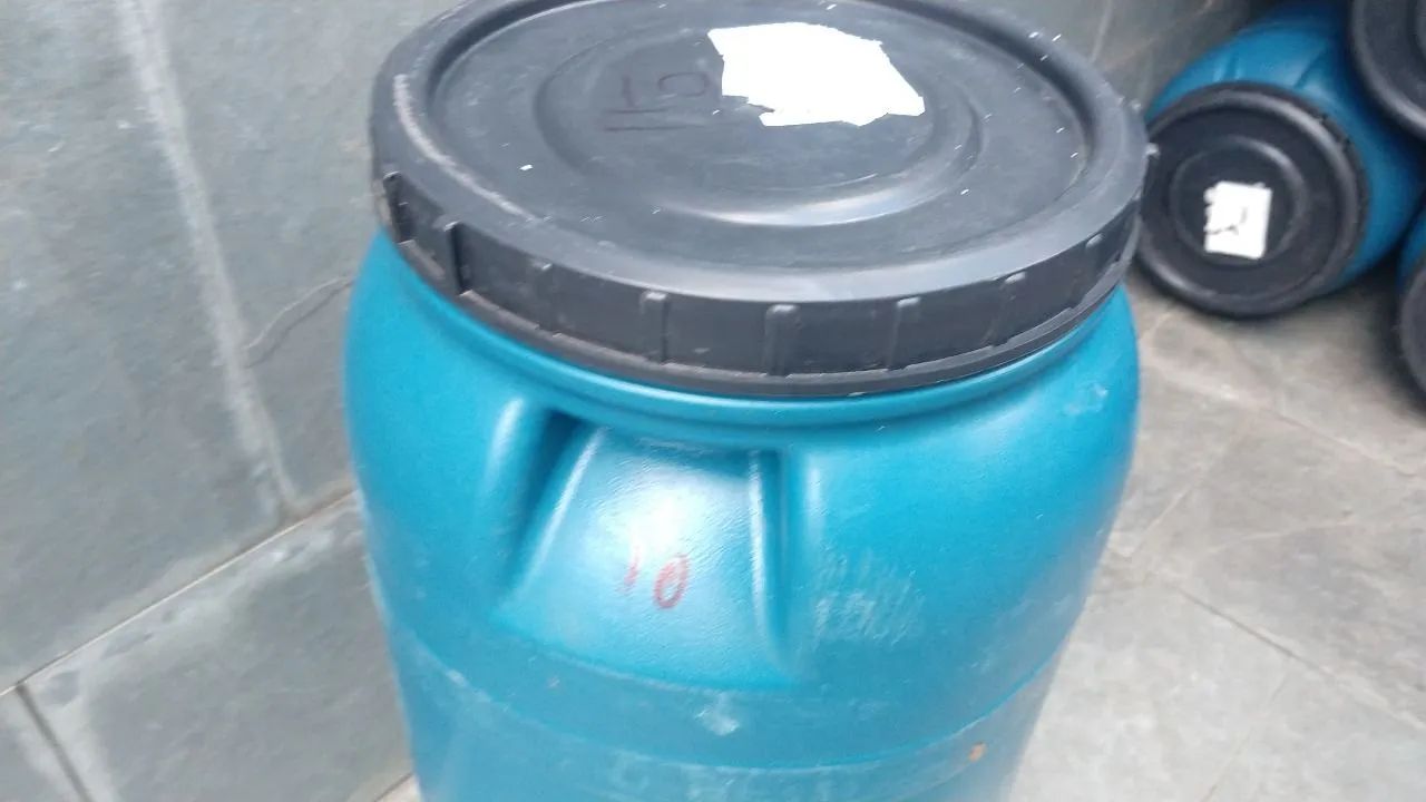 Bombona 80 litros, Galão Tonel Tambor Barril Bombonas pra água, ração, gelo, óleo, suco - Foto 6