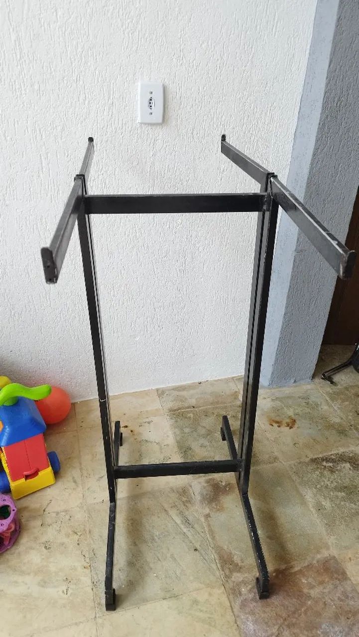 Expositor meio de loja