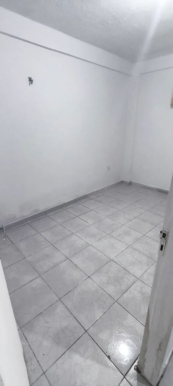 Alugo kitnet Centro 