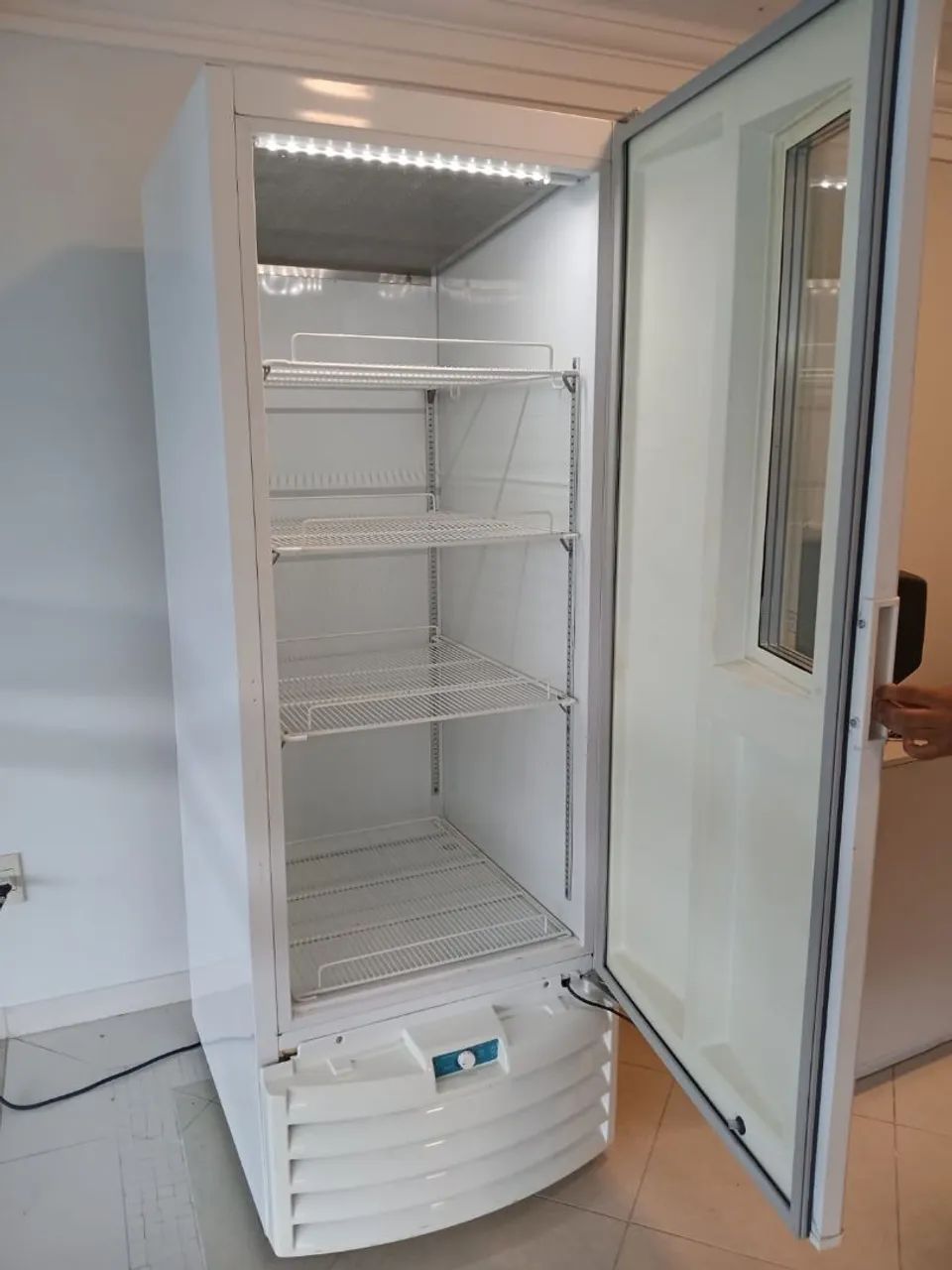 Freezer vertical Metalfrio  - Foto 4