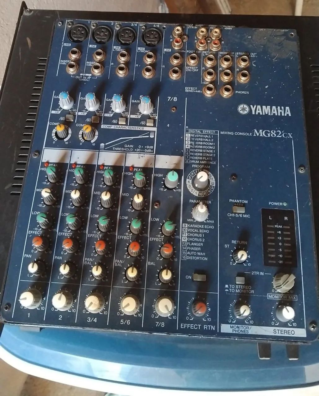 Som para médios e pequenos eventos,Acompanha 2 tripes 3 pedestais,2 Microfones, cabeamento