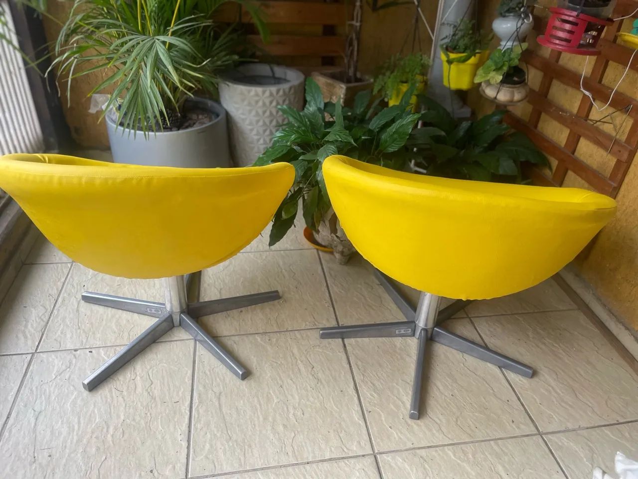 2 poltronas giratória amarela - Foto 2
