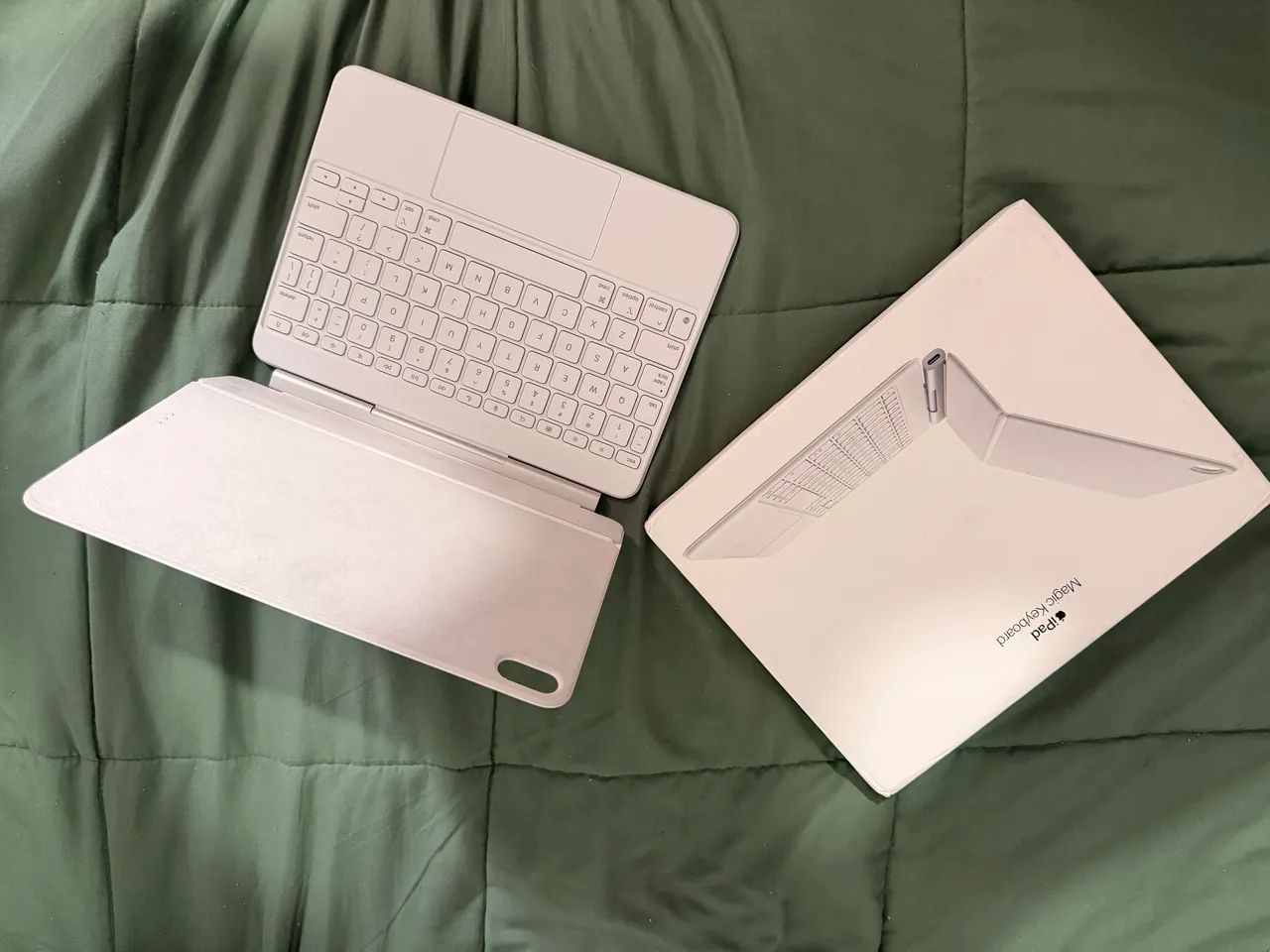iPad Air 11? M4 256GB Wi-Fi + Magic Keyboard
