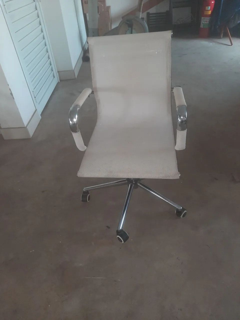 Vendo itens cadeira 100reais  - Foto 2