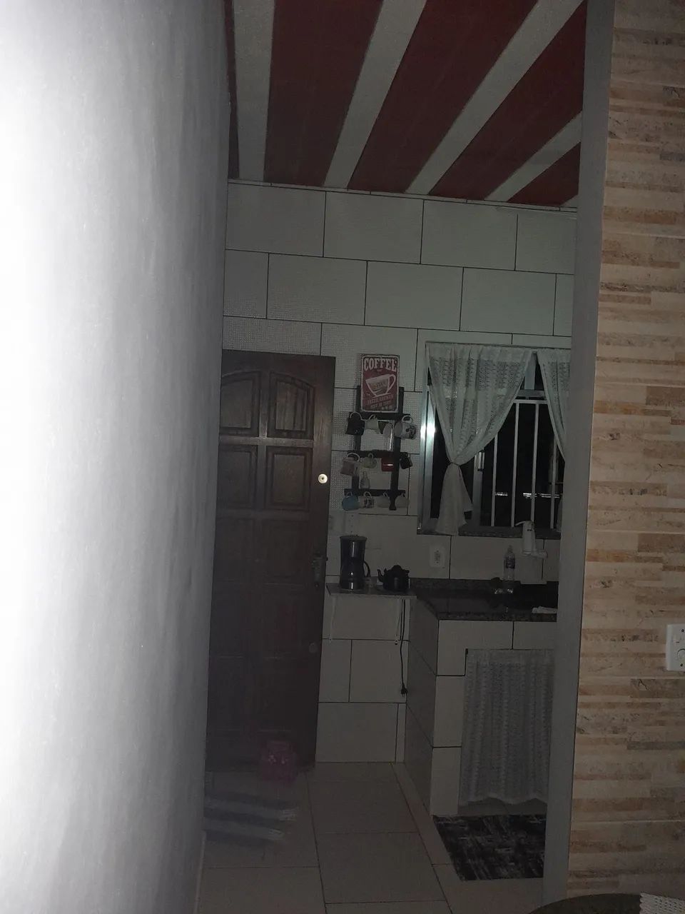VENDO CASA SEMI MOBILIADA, COM ANEXO - Foto 2