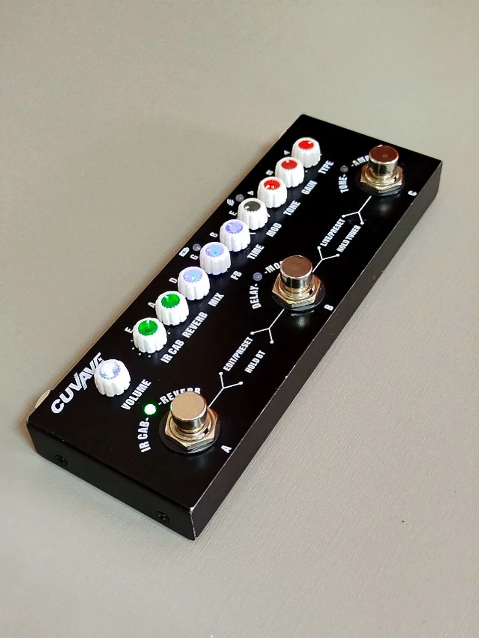 Pedal de efeito Cuvave Cube Baby preto