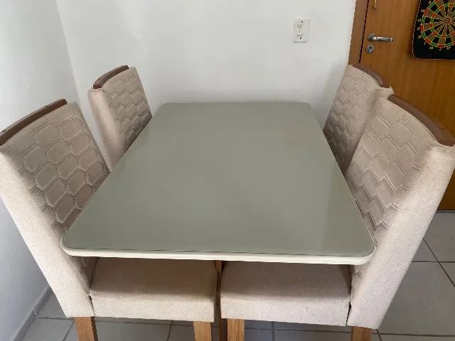 Mesa de Jantar Retangular 4 Lugares com Tampo de Vidro + Cadeiras Estofadas (Com NF)