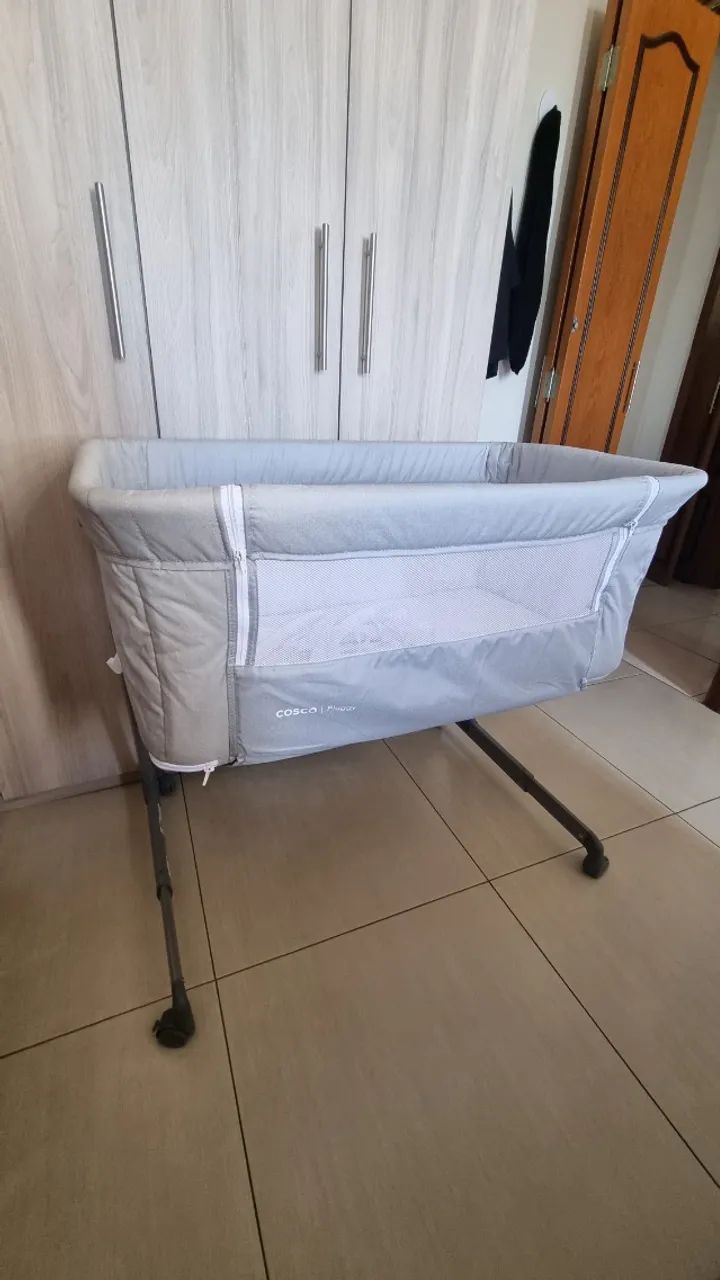 Berço Co-bed Pluggy Cosco- Cinza Claro usado - Foto 3
