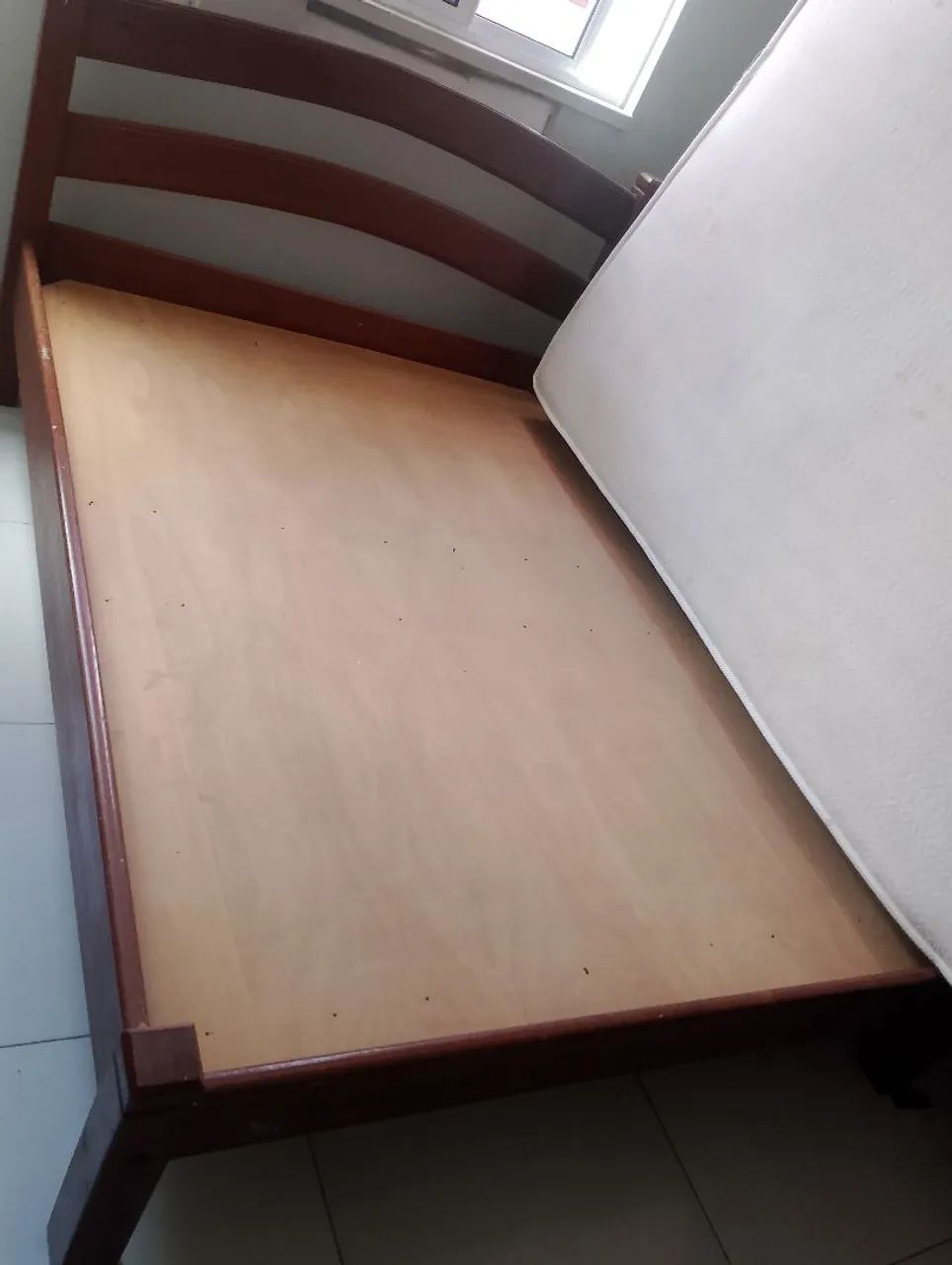 CAMA DE MADEIRA COM COLCHÃO  - Foto 4