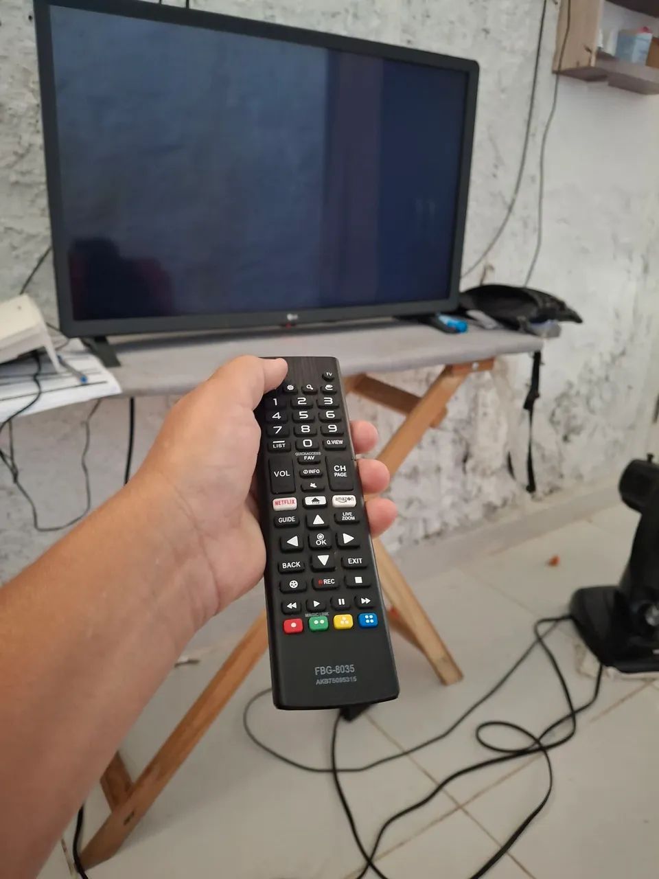 Vendo TV LG 32 smart - Foto 4