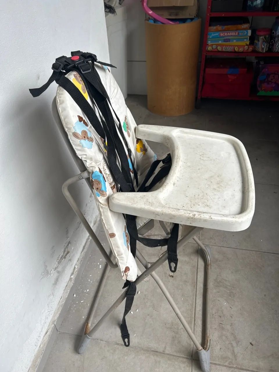 Cadeirinha para criança sentar e comer 
