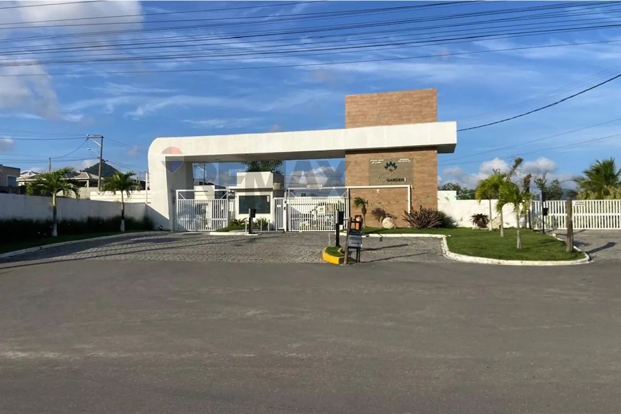 "Terreno Ideal em Caxito: Investimento e Tranquilidade"
