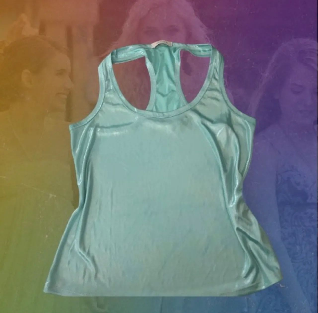 Blusa azul cintilante
