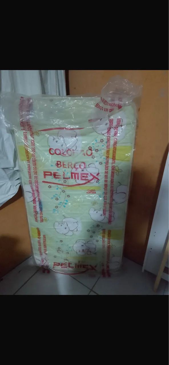 vende-se berço com colchão  - Foto 3