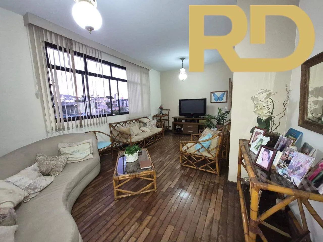 Apartamento 4 quartos com 2 vagas paralelas