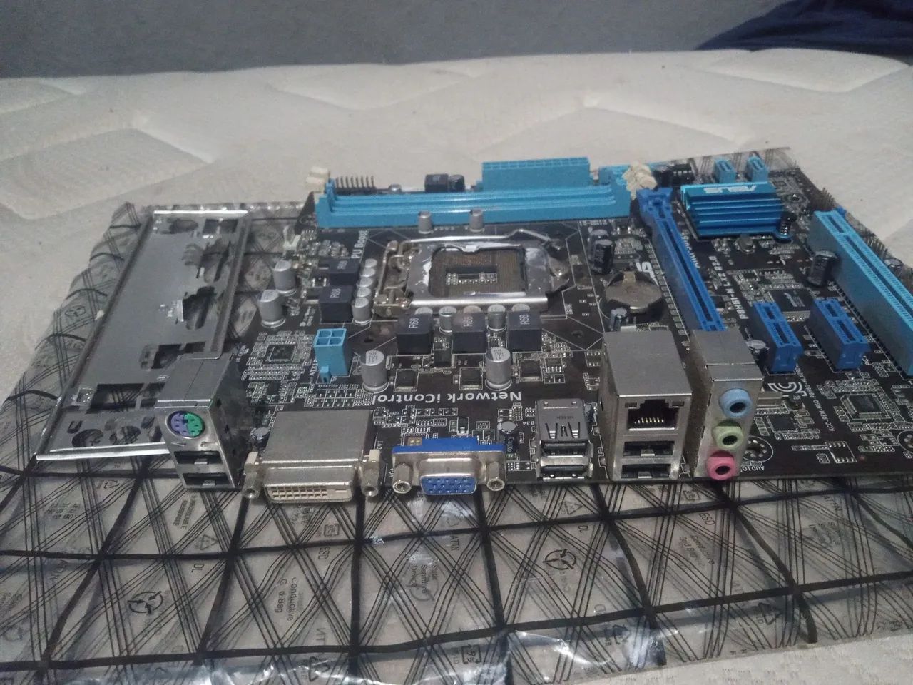Placa mãe Asus H61-M DDR3 - Foto 2