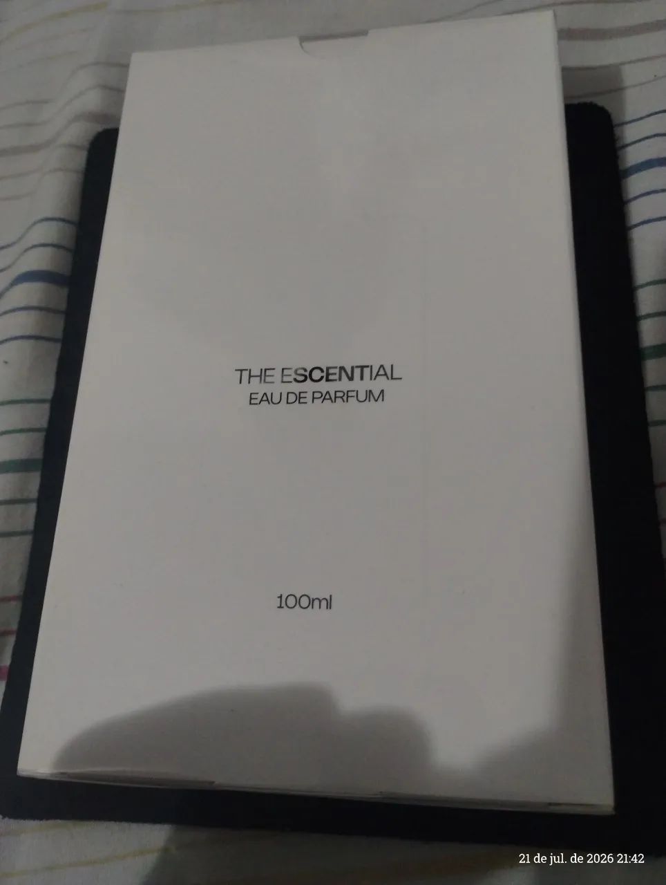 Perfume The Escential (Eau Parfum) 100 ML