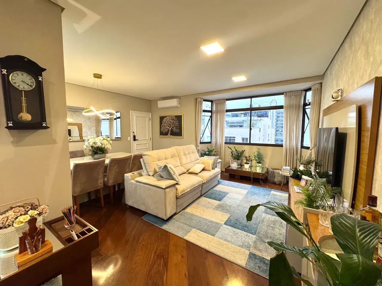Este elegante apartamento de 117m² une espaço, conforto e praticidade