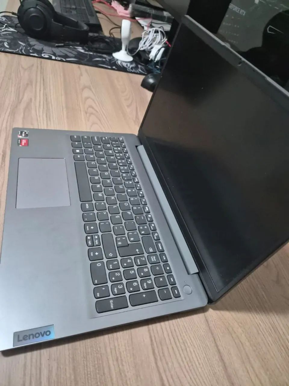 Notebook Excelente Lenovo AMD Ryzen 8gb RAM com 2gb de video