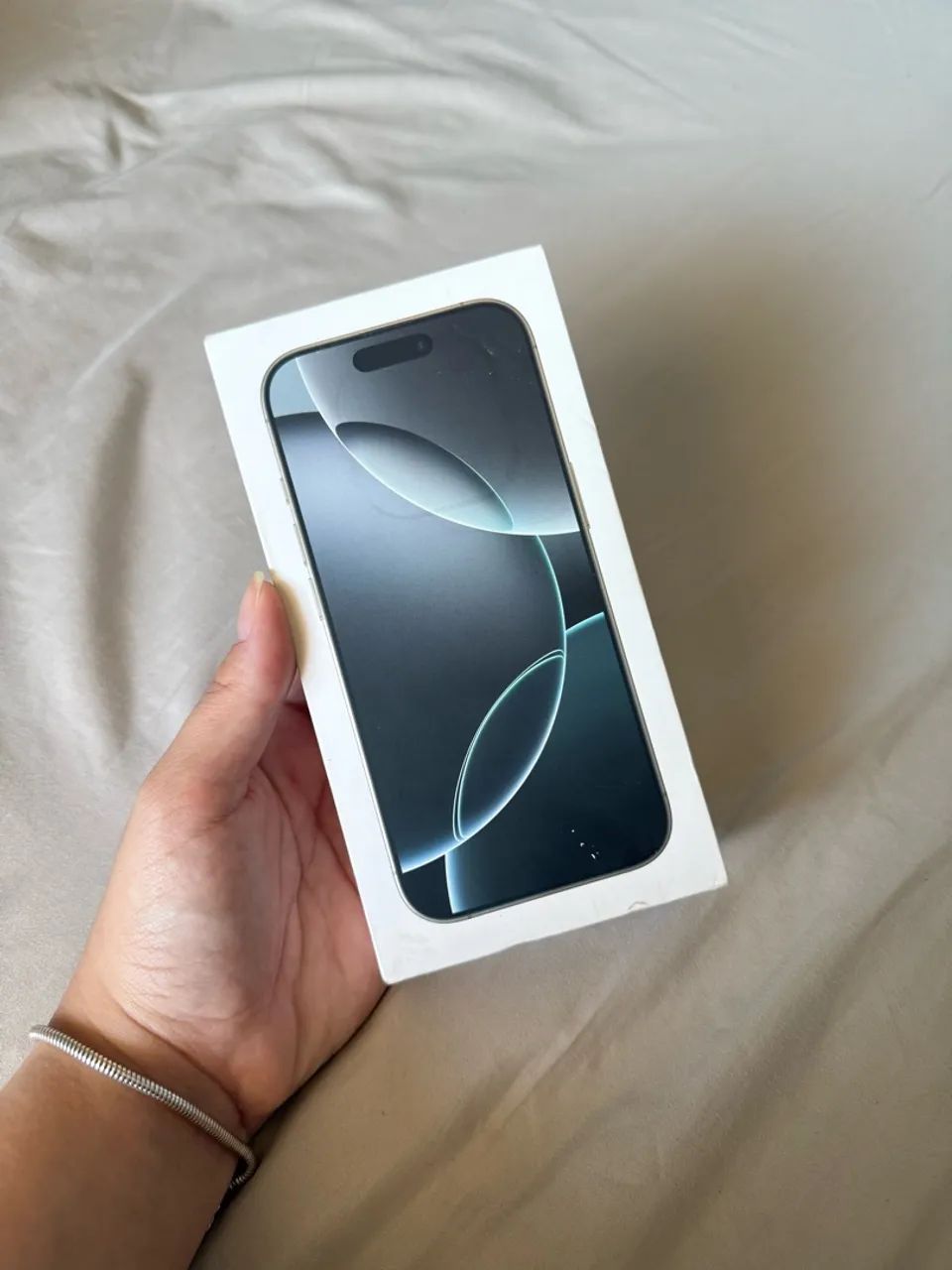 iPhone 16 pro 128gb