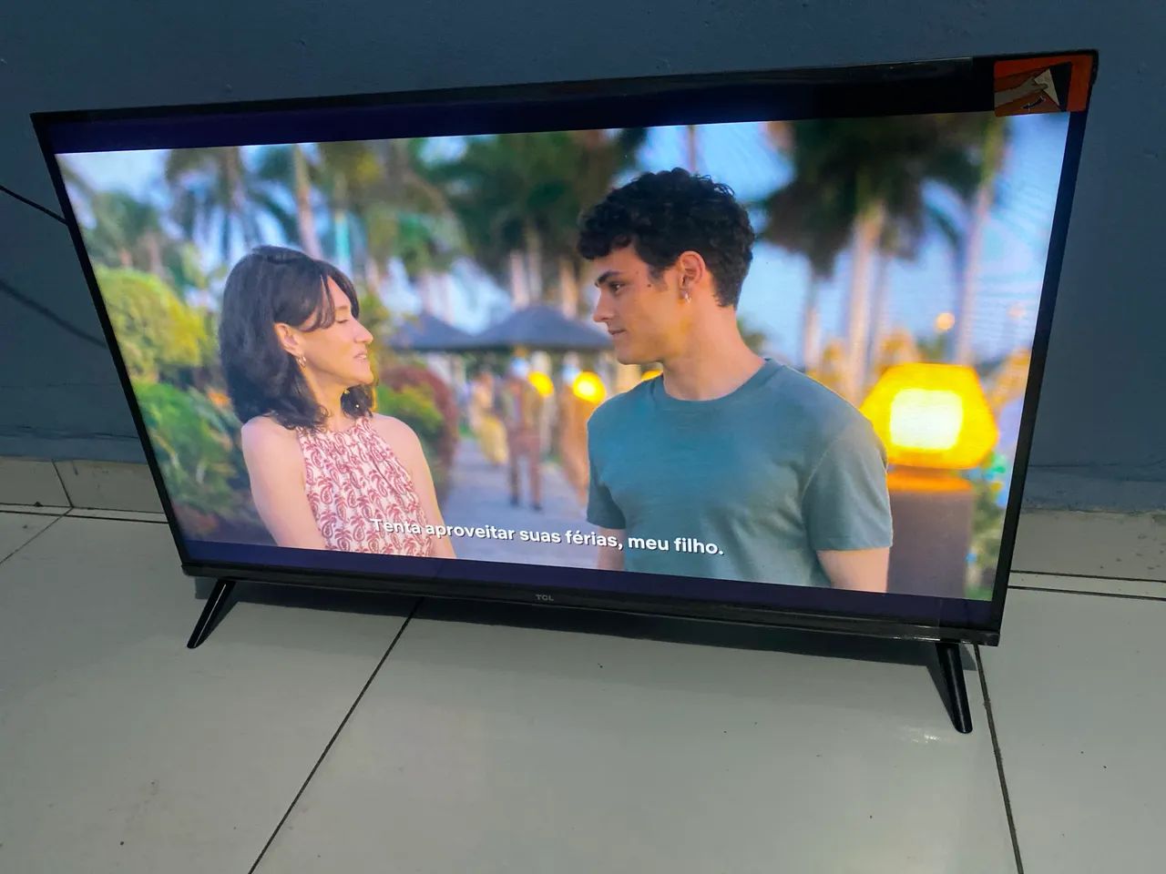 Tv TCL semi nova no plástico ainda sem a caixa!! 