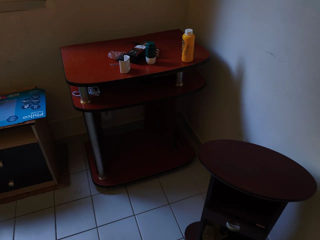 Mesas e criados mudos - Foto 2