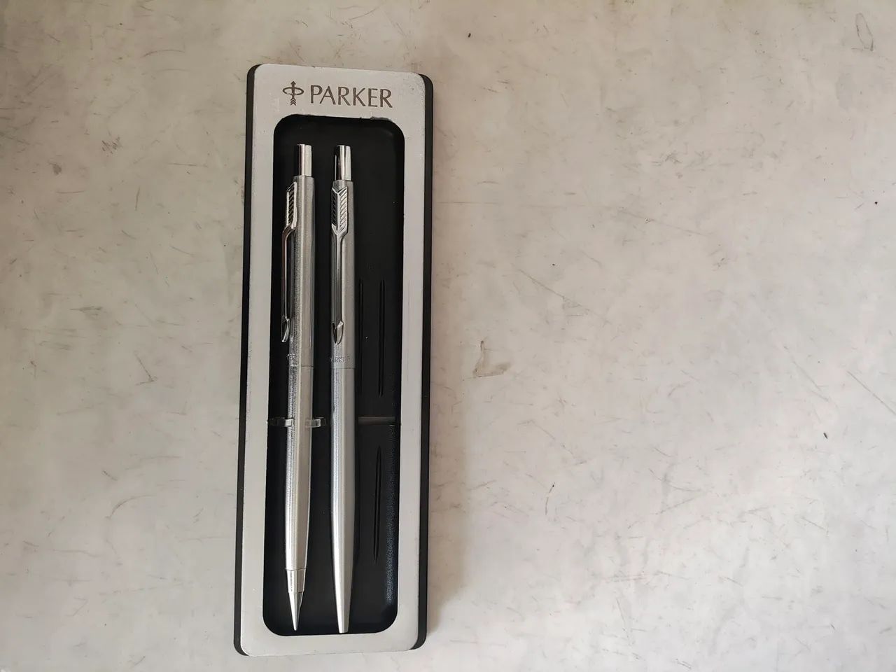 Estojo com caneta Parker Clasica