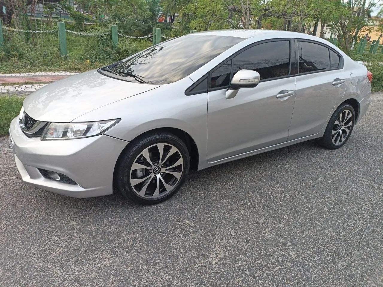 Honda Civic Civic Sedan LXR 2.0 Flexone 16V Aut. 4p 2015