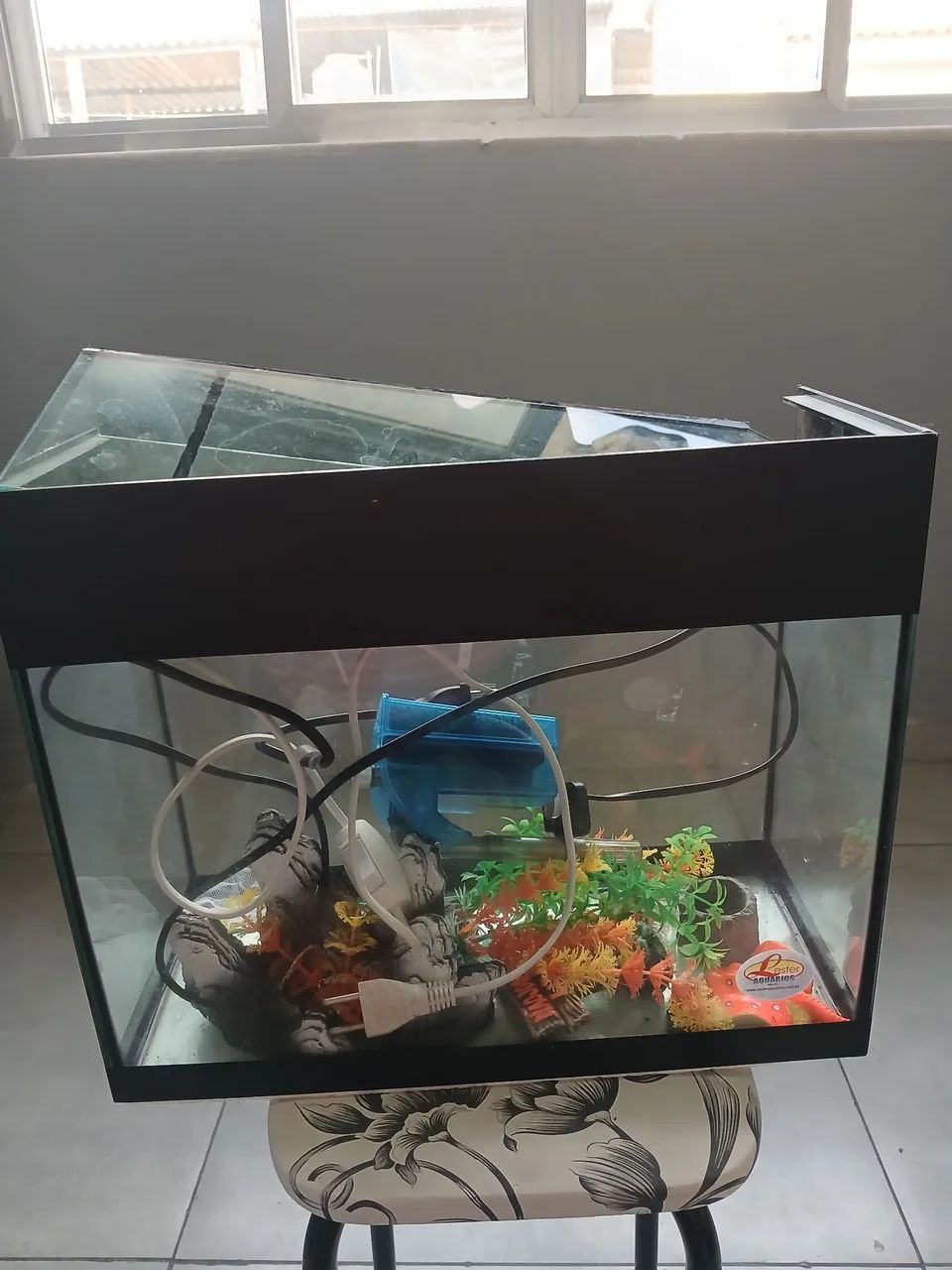 Vende-se aquário semi novo