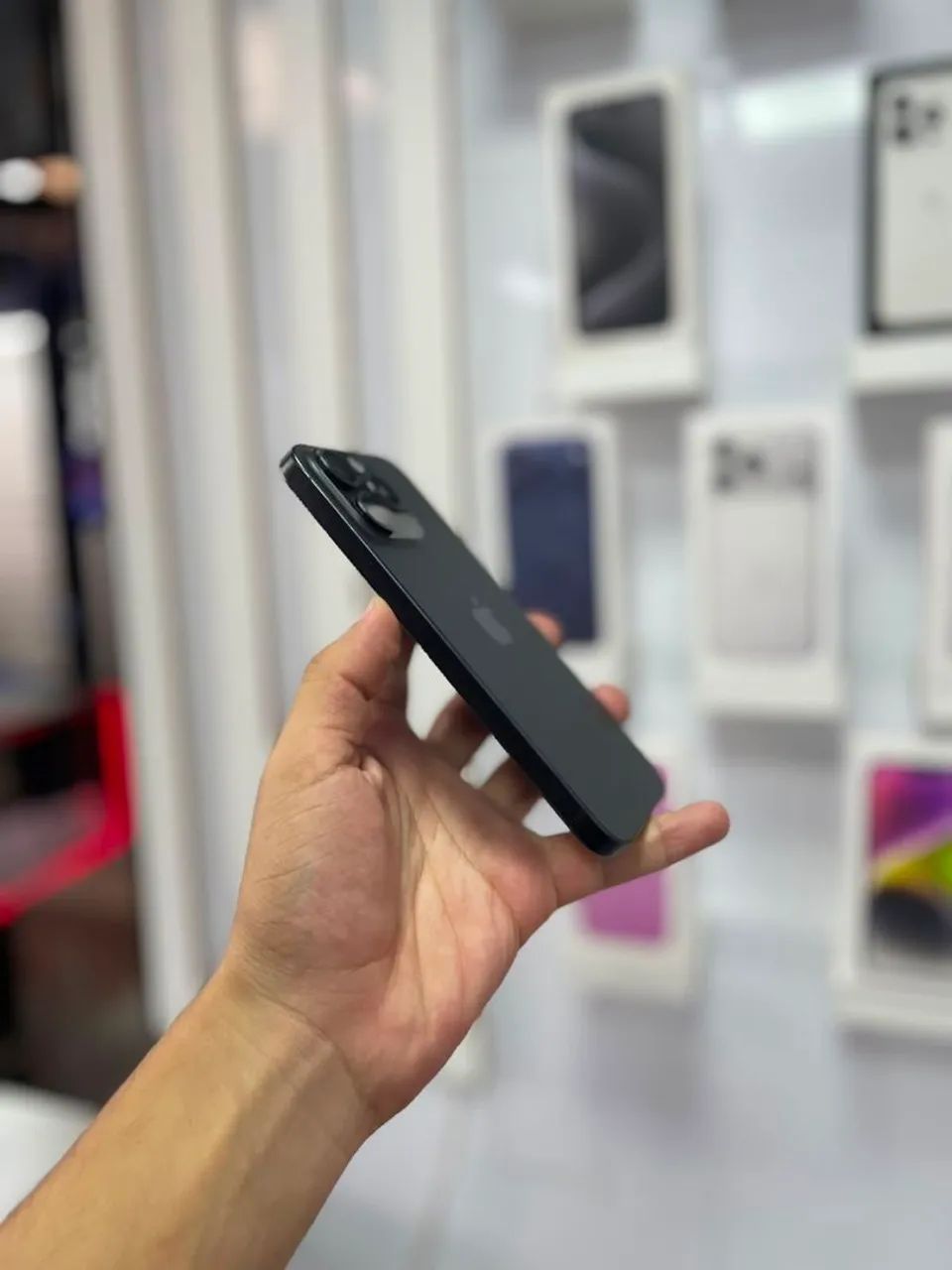 iPhone 15 Pro Max - 256GB<br>?4.299,00 - Foto 5