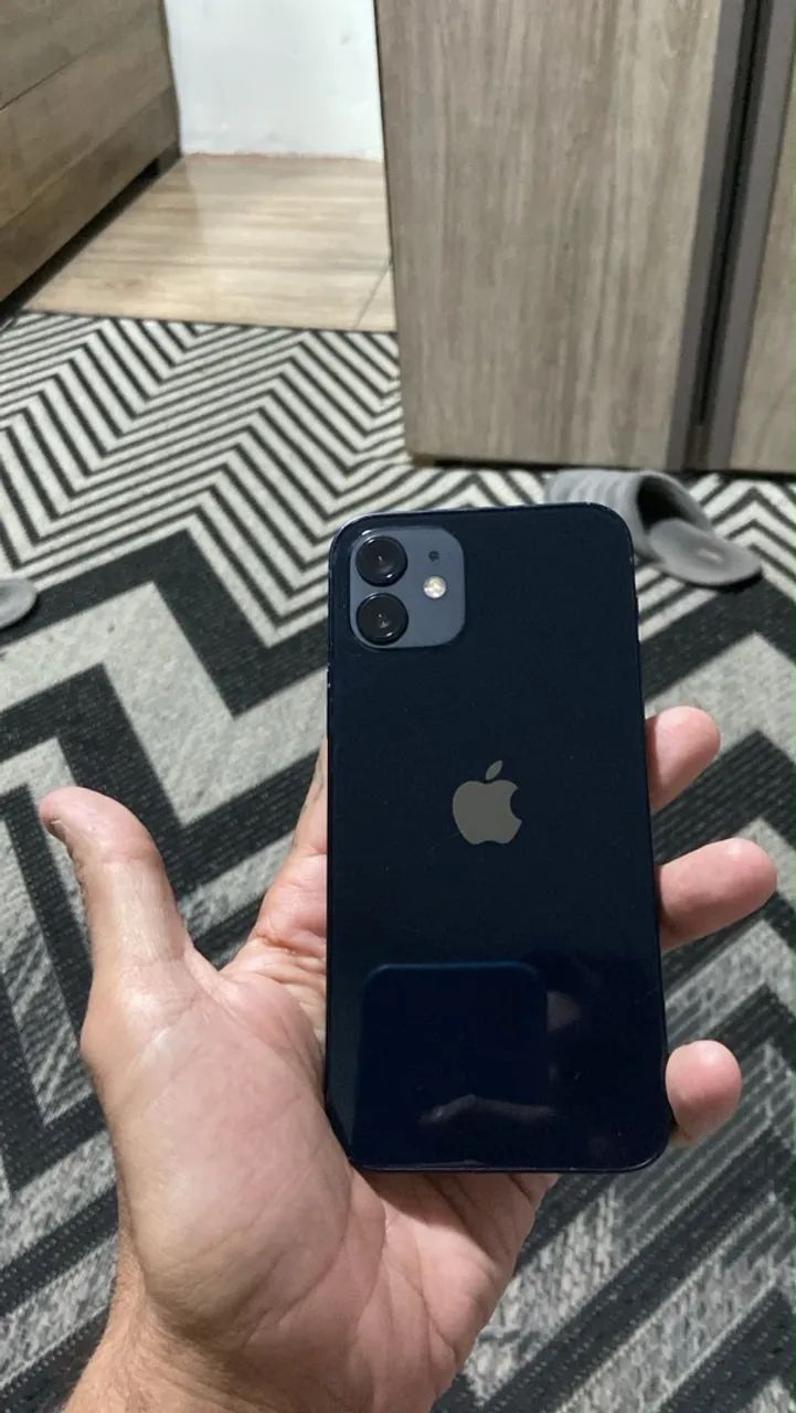 iPhone 12 zero e iPhone 11 + fones
