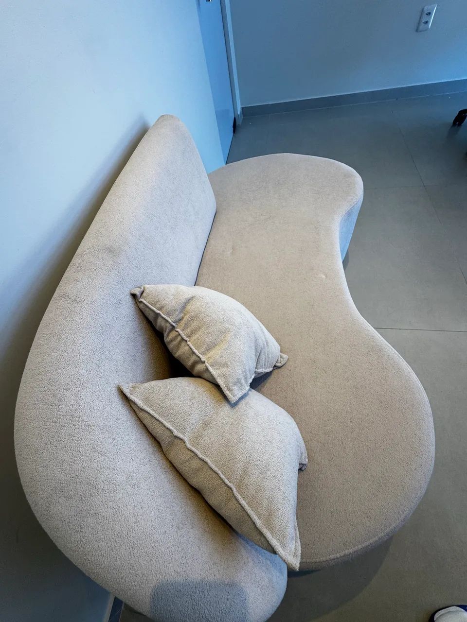 Sofá Curvo 2 Lugares Feijão Forma Orgânica  - Foto 3