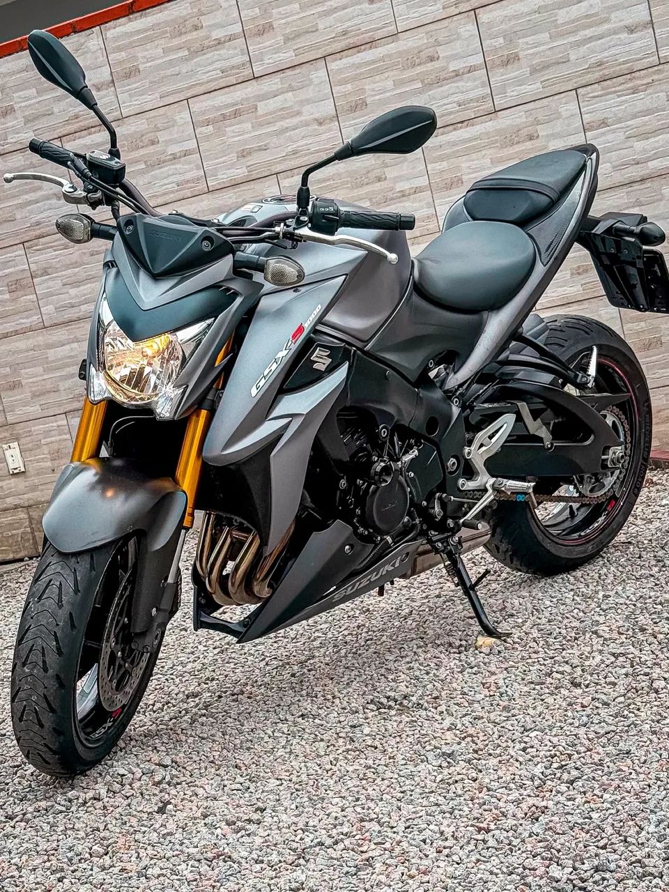 Suzuki GSX-S 1000  - Foto 3