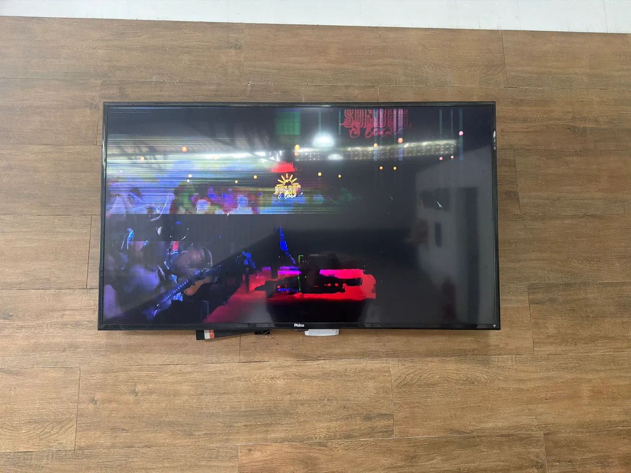 Vendo TV Philco com defeito 