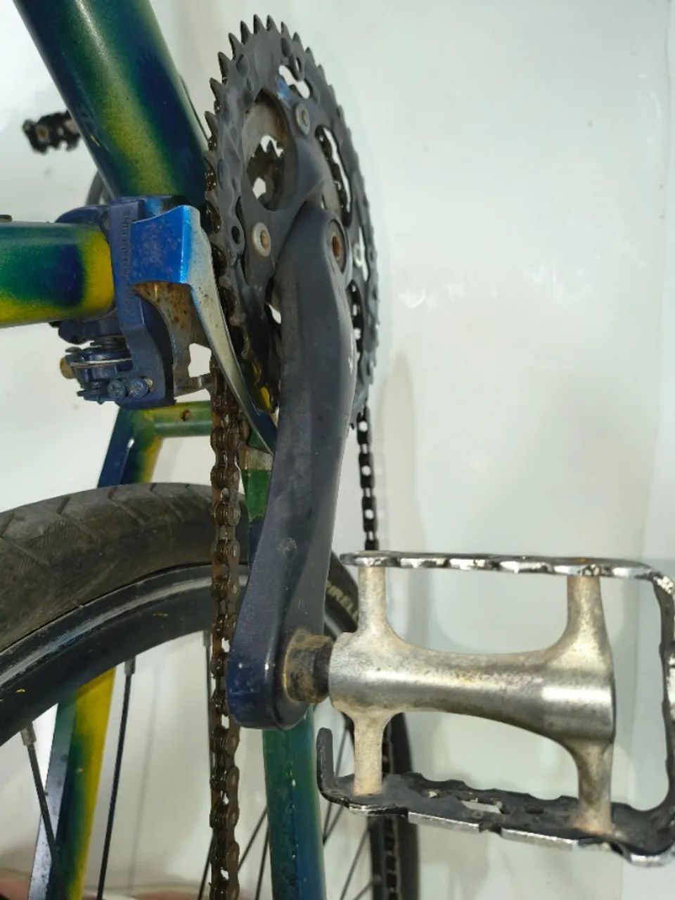 Bicicleta Caloi aluminio aro 26 toda shimano - Foto 4