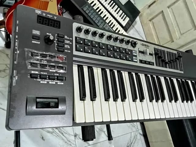 Teclado controladora Roland PC800