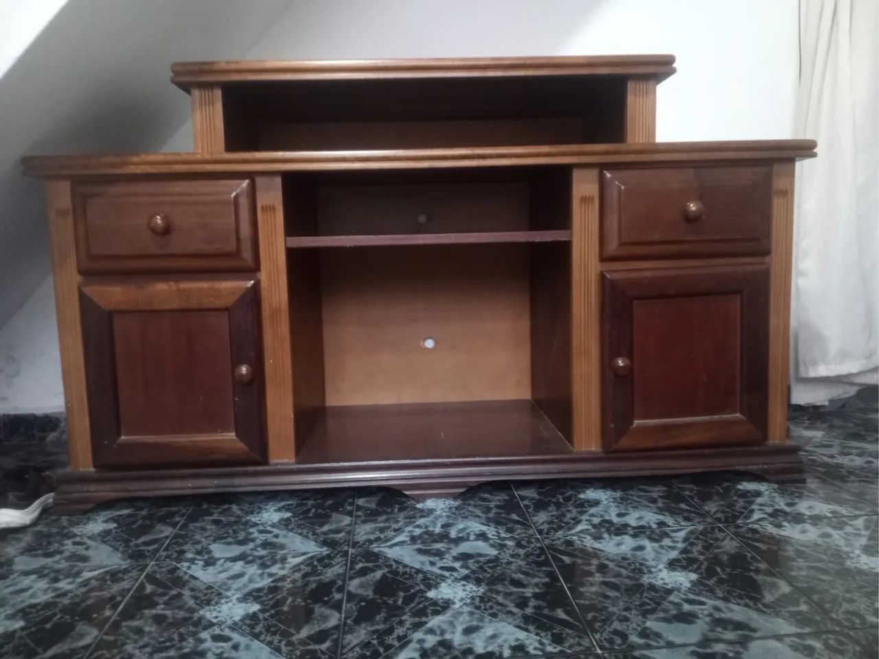 Vendo rack de sala em madeira maciça  - Foto 4