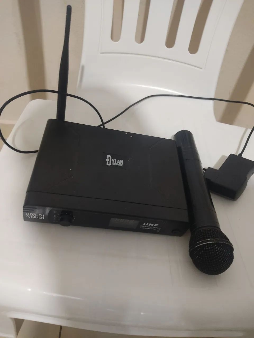 Microfone Dylan um bastão 