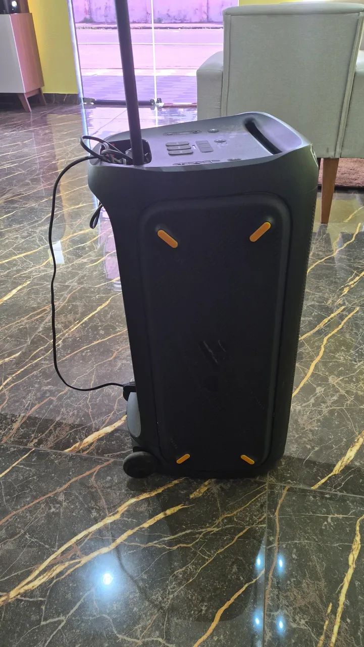 Duas  caixas de som JBL 310  - Foto 3