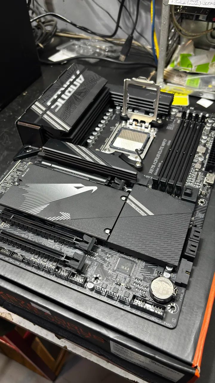 X870 AORUS ELITE  - Foto 3