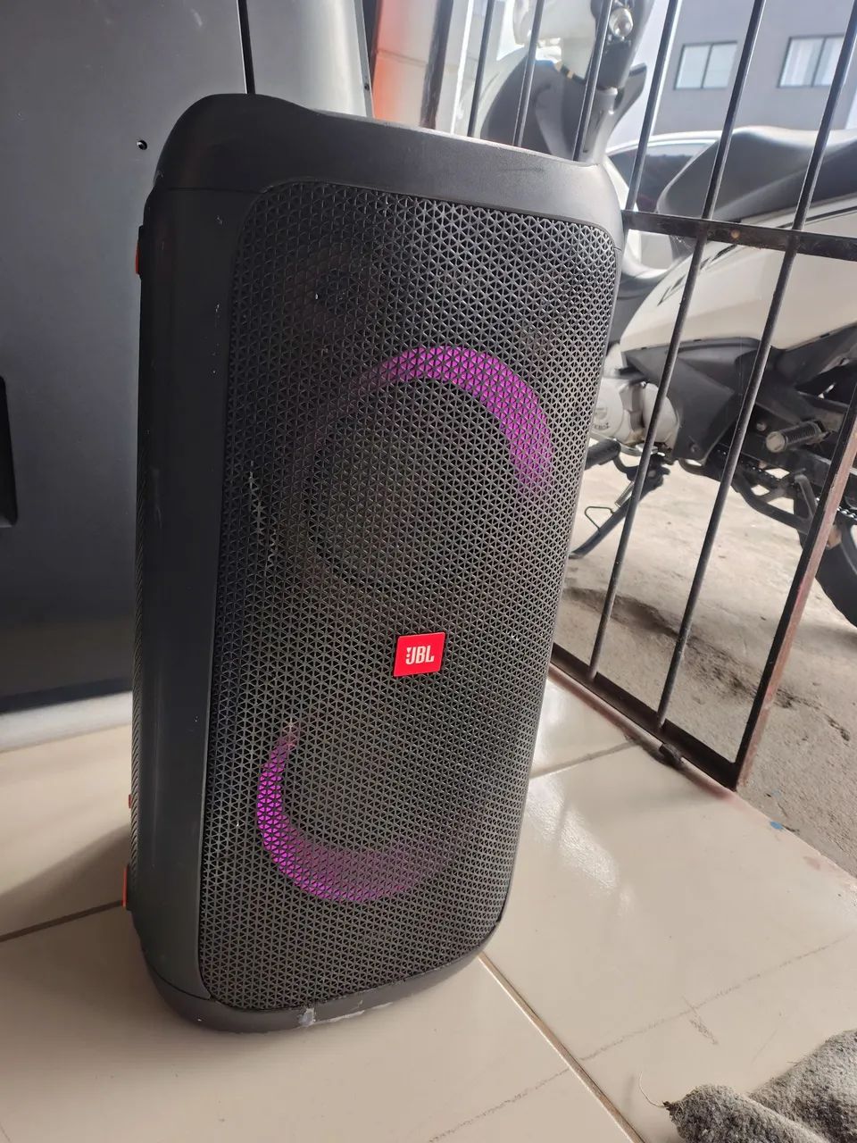 JBL PARTYBOX 100 