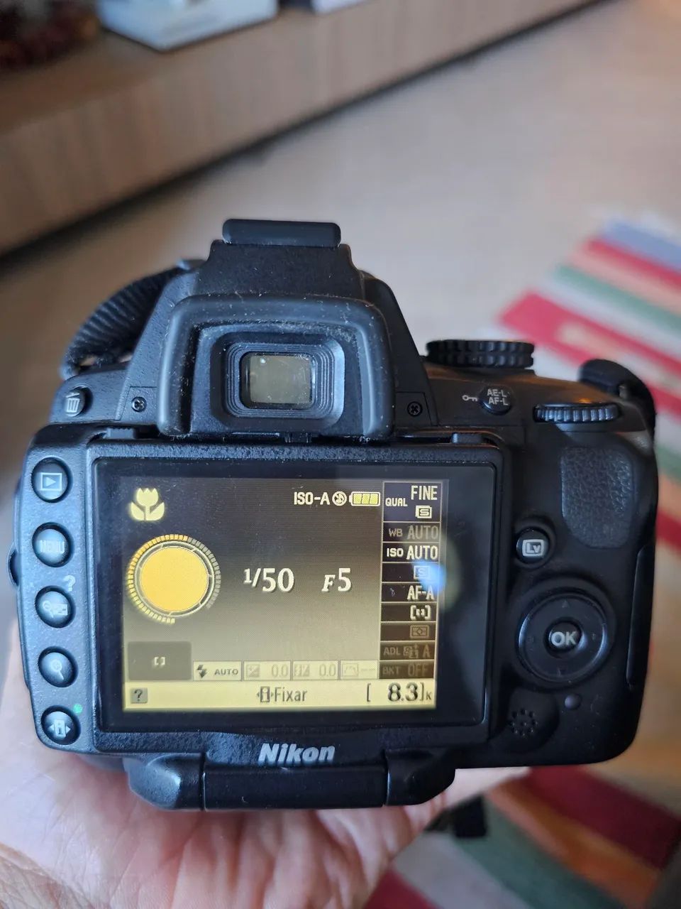 Nikon D5000 com lente 18-55mm VR + Acessórios - Câmeras e