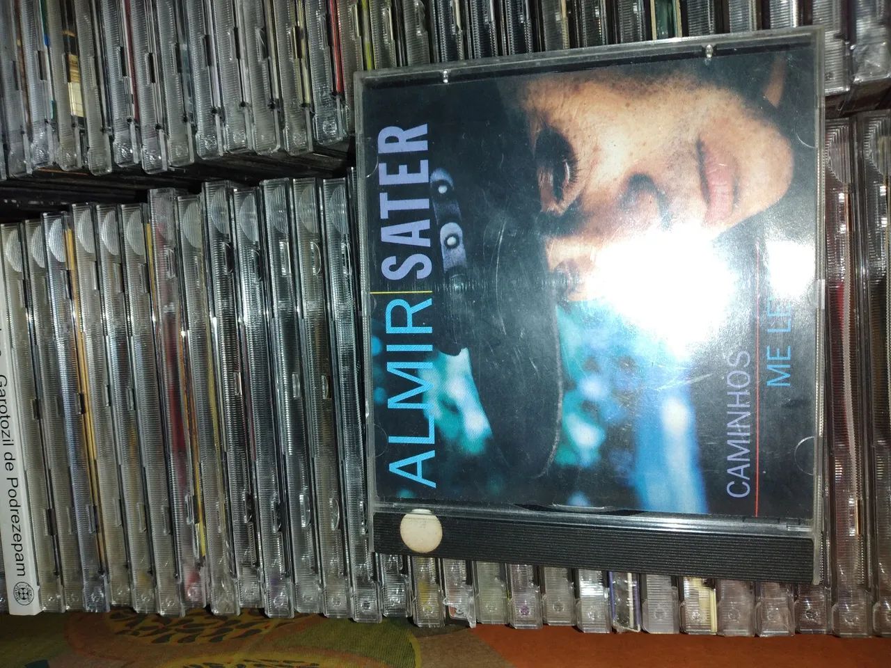 CD's vários títulos e gêneros, maioria rock e mpb. 