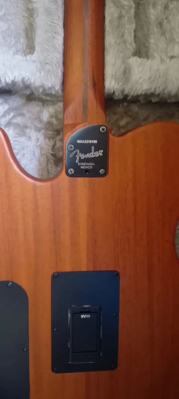 Fender acustasonic + Case