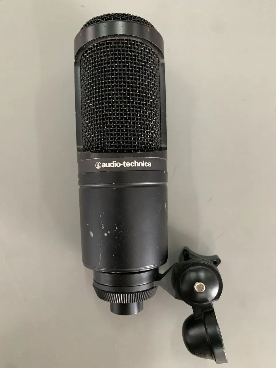 MICROFONE CONDENSADOR PROFISSIONAL AUDIO-TECHNICA AT2020 - Foto 2