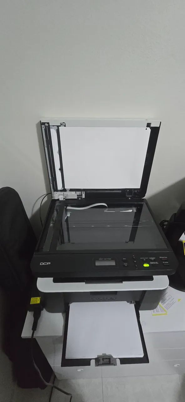 Impressora Brother Multifuncional Laser  DCP1617 - Foto 5