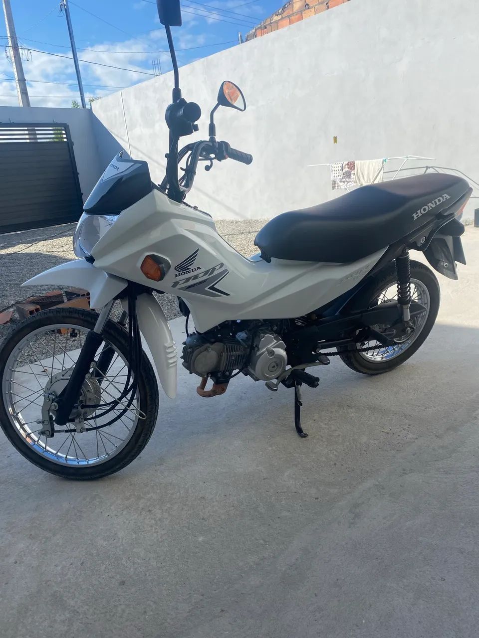 Vendo moto muito conservada, único dono 